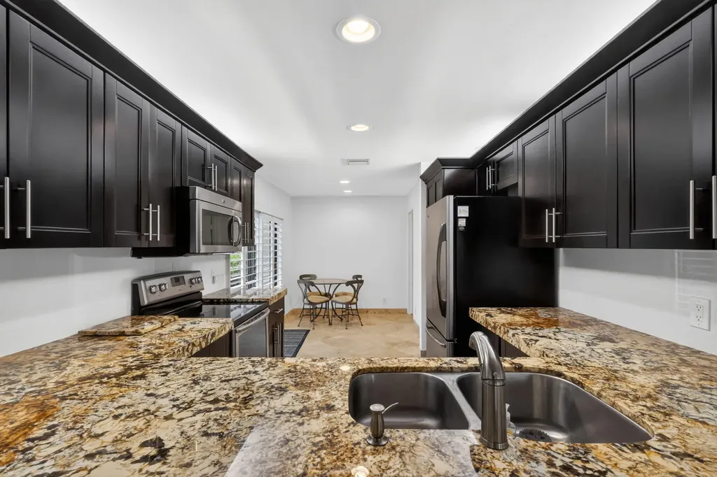 804 Foxpointe Circle Delray Beach FL 33445