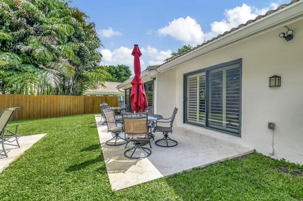 804 Foxpointe Circle Delray Beach FL 33445