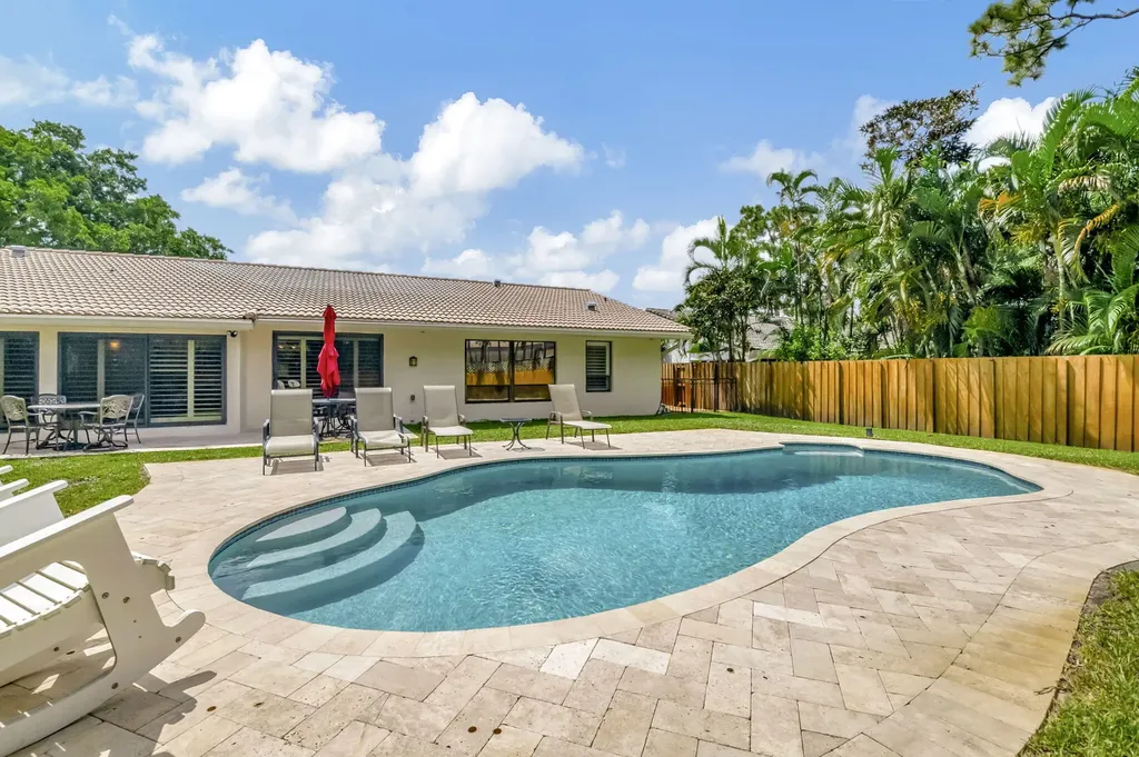 804 Foxpointe Circle Delray Beach FL 33445