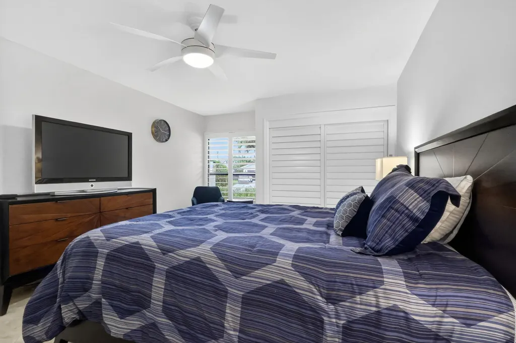 804 Foxpointe Circle Delray Beach FL 33445