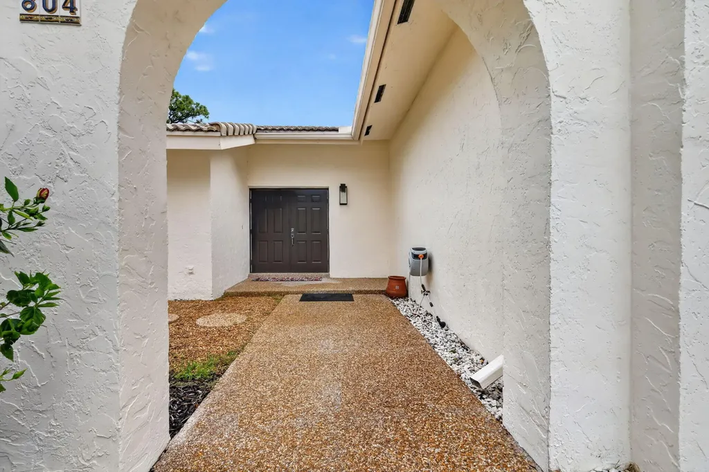804 Foxpointe Circle Delray Beach FL 33445