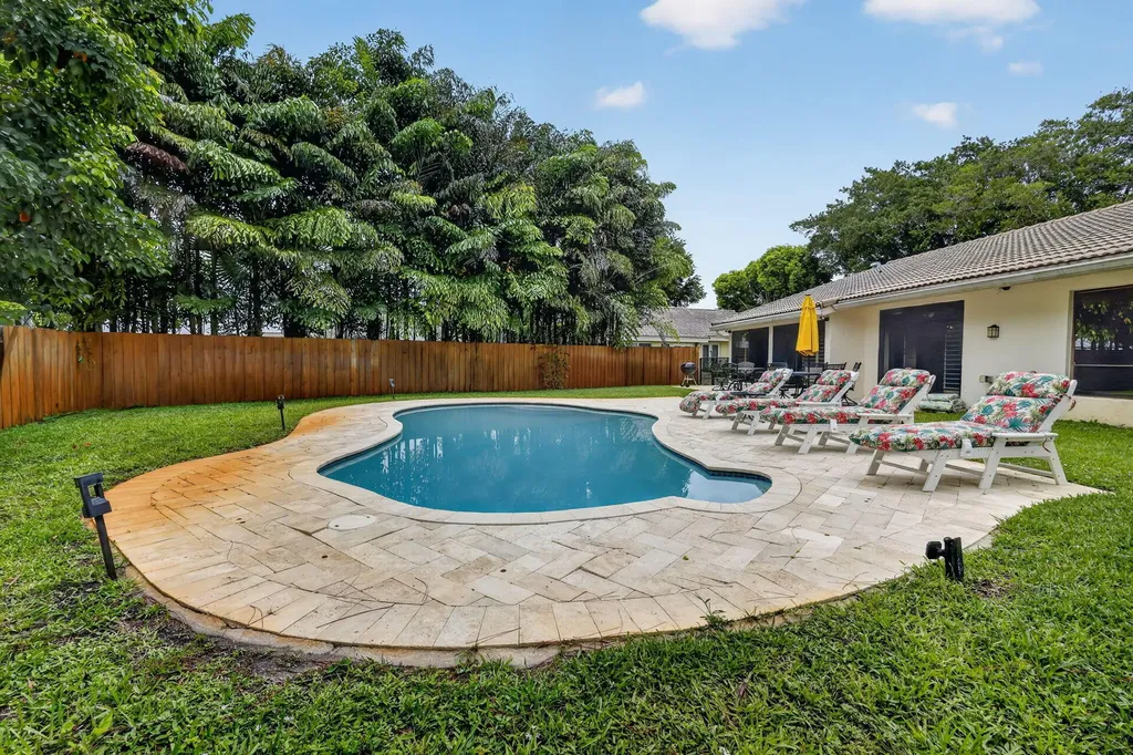 804 Foxpointe Circle Delray Beach FL 33445