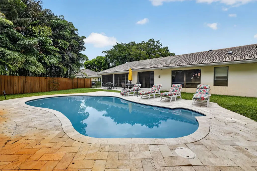 804 Foxpointe Circle Delray Beach FL 33445