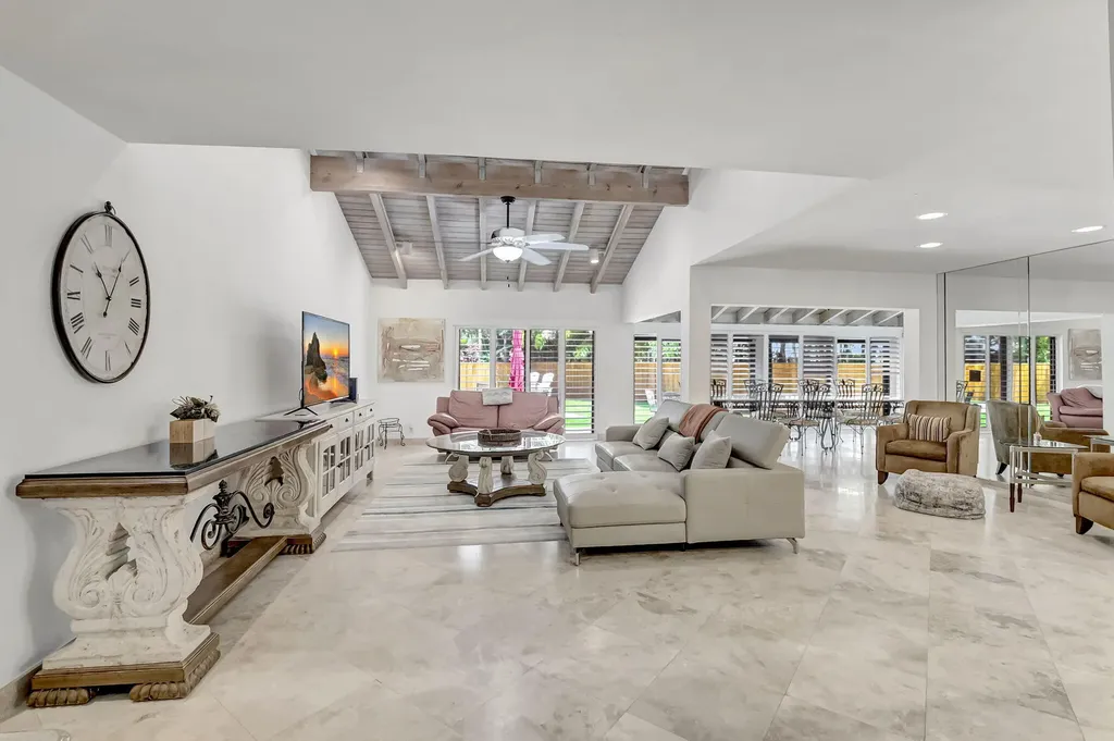 804 Foxpointe Circle Delray Beach FL 33445