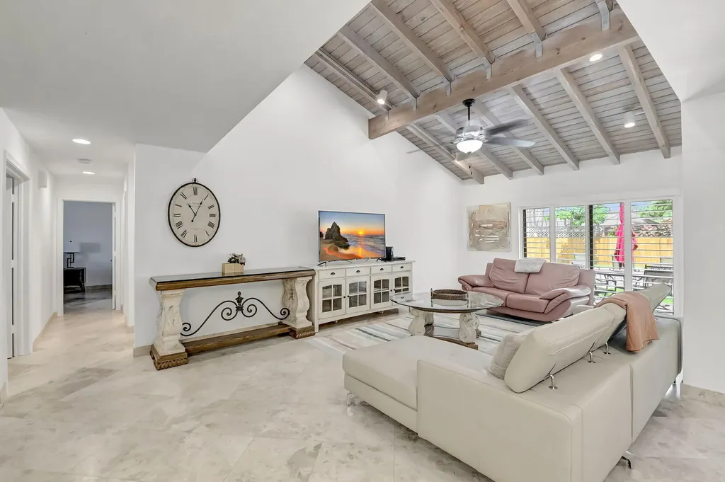 804 Foxpointe Circle Delray Beach FL 33445