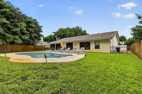 804 Foxpointe Circle Delray Beach FL 33445