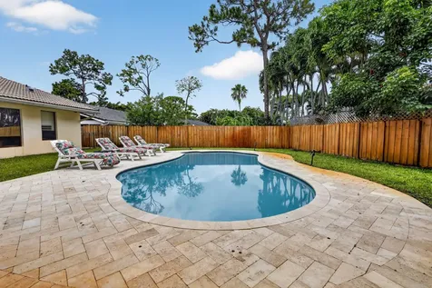 804 Foxpointe Circle Delray Beach FL 33445