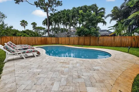 804 Foxpointe Circle Delray Beach FL 33445