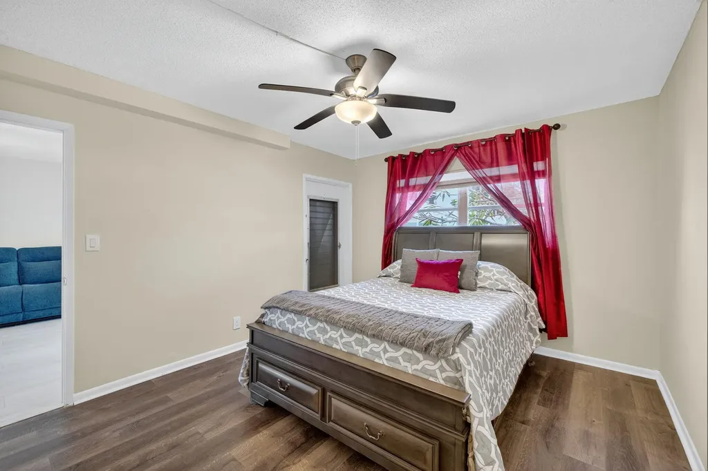2050 NE 39th Street Lighthouse Point FL 33064