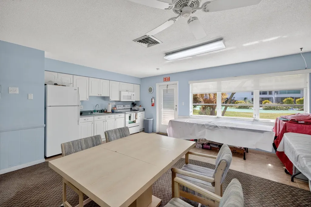 2050 NE 39th Street Lighthouse Point FL 33064