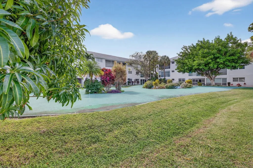 2050 NE 39th Street Lighthouse Point FL 33064
