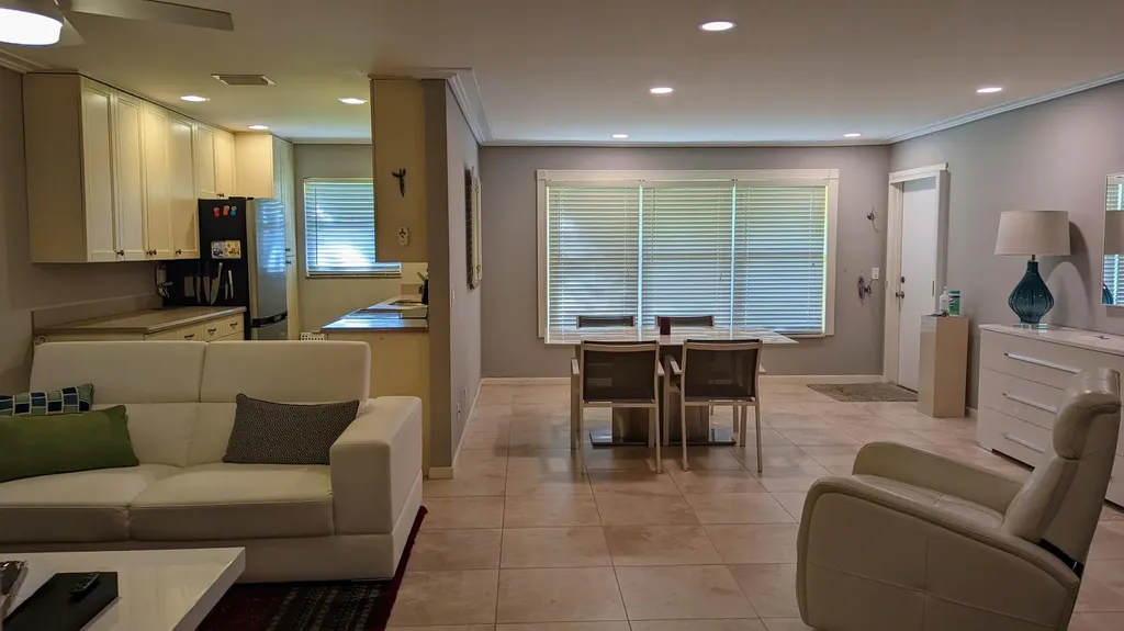 1024 S Oakridge Circle Lake Worth FL 33462