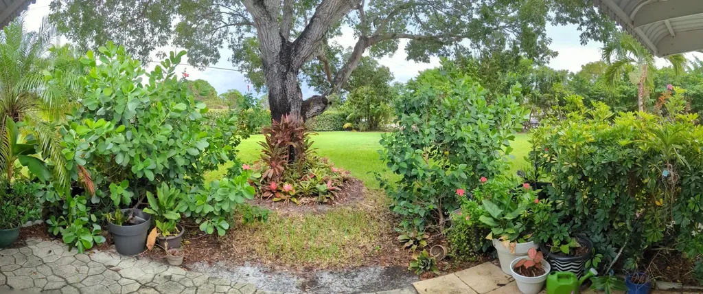 1024 S Oakridge Circle Lake Worth FL 33462