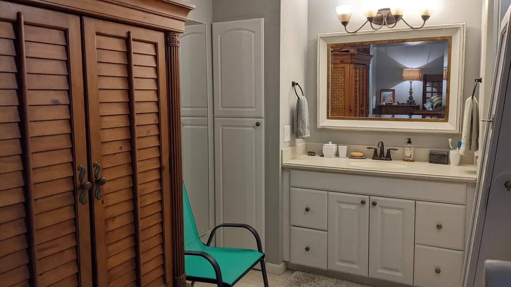 1024 S Oakridge Circle Lake Worth FL 33462