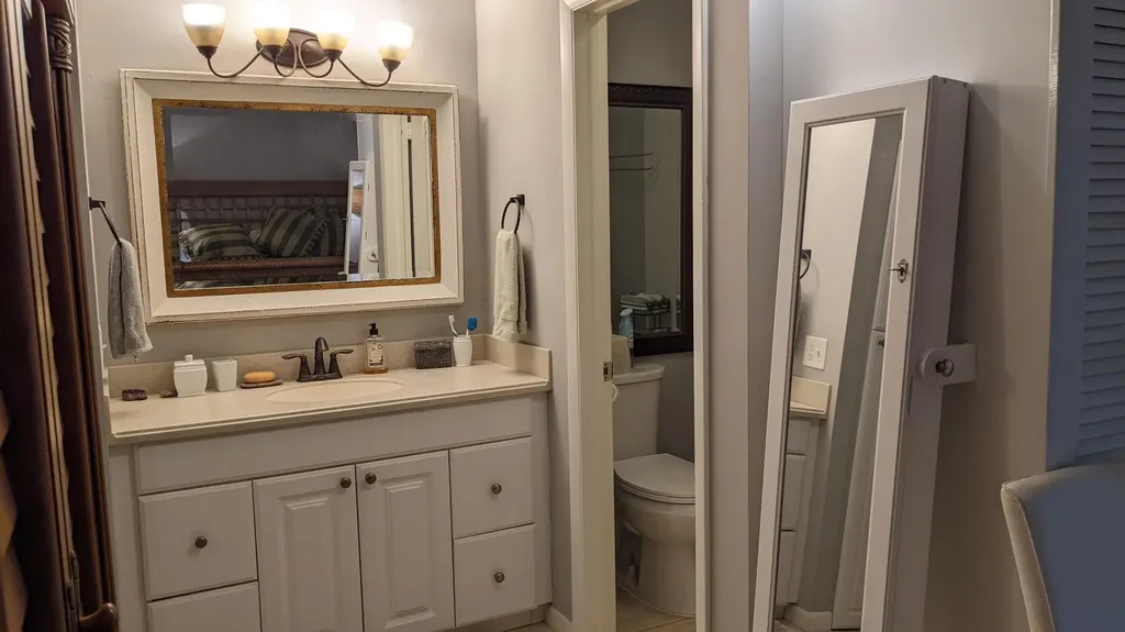 1024 S Oakridge Circle Lake Worth FL 33462