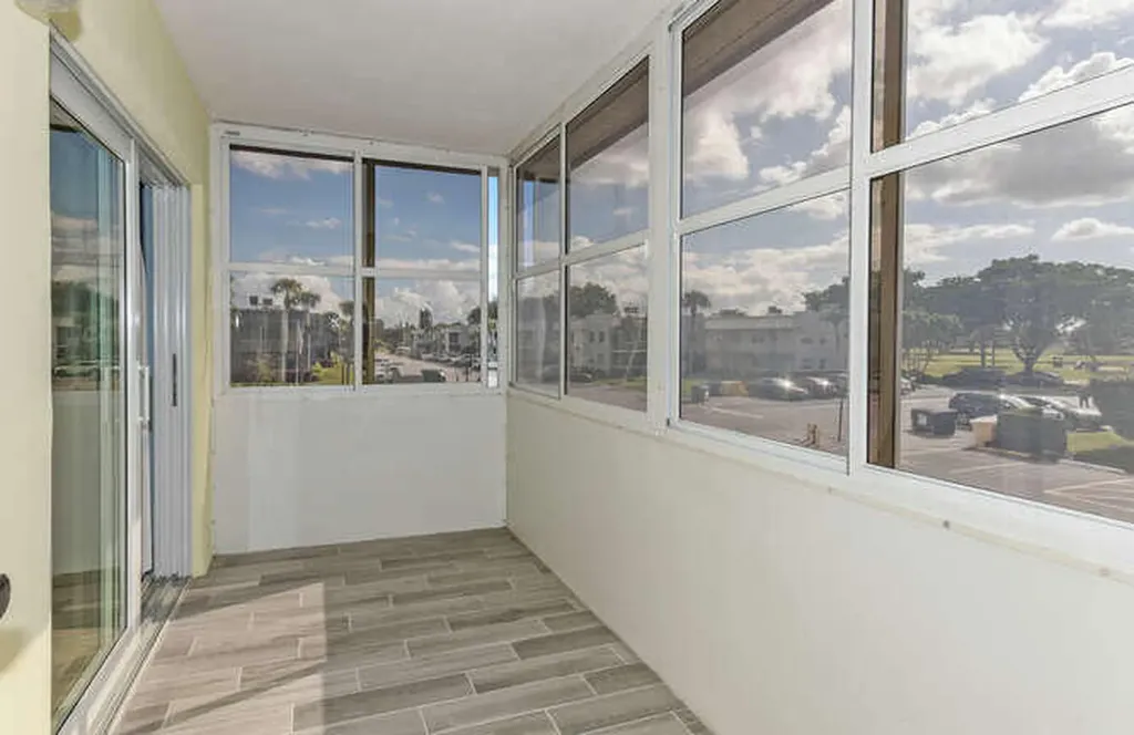 864 Normandy R Delray Beach FL 33484