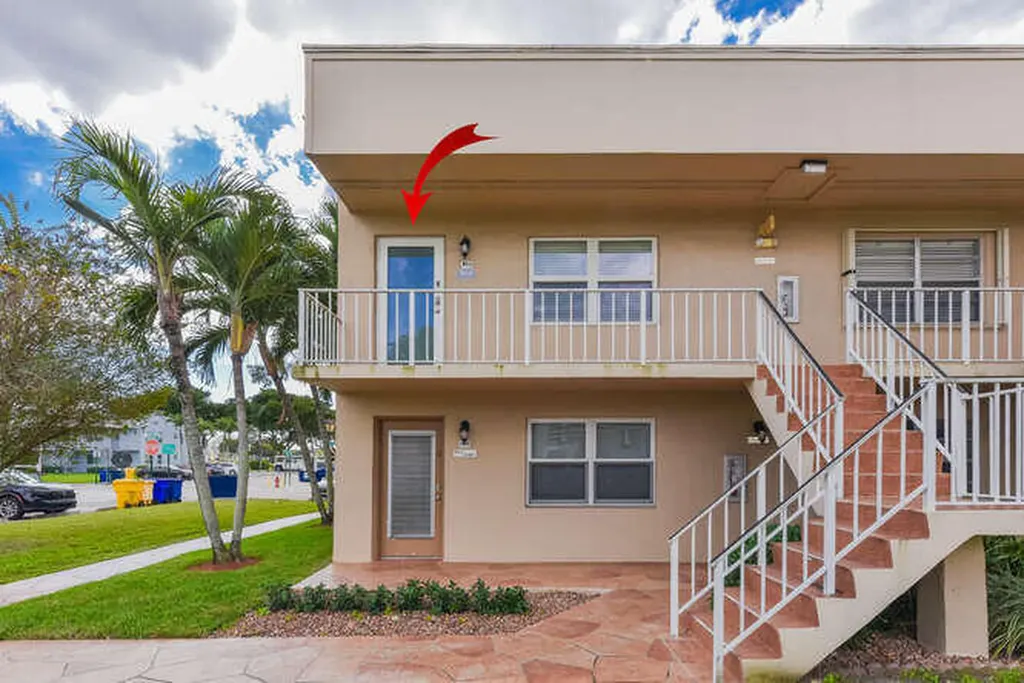 864 Normandy R Delray Beach FL 33484