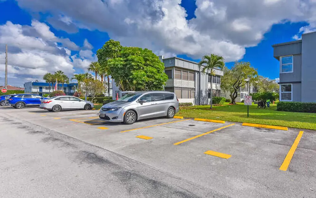 864 Normandy R Delray Beach FL 33484