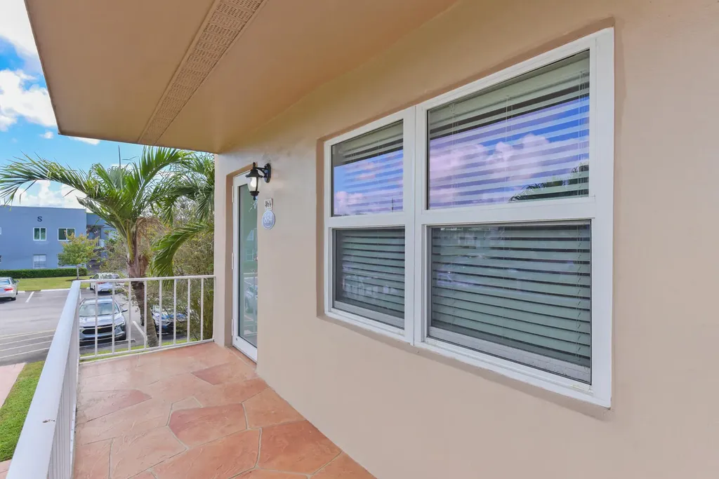 864 Normandy R Delray Beach FL 33484