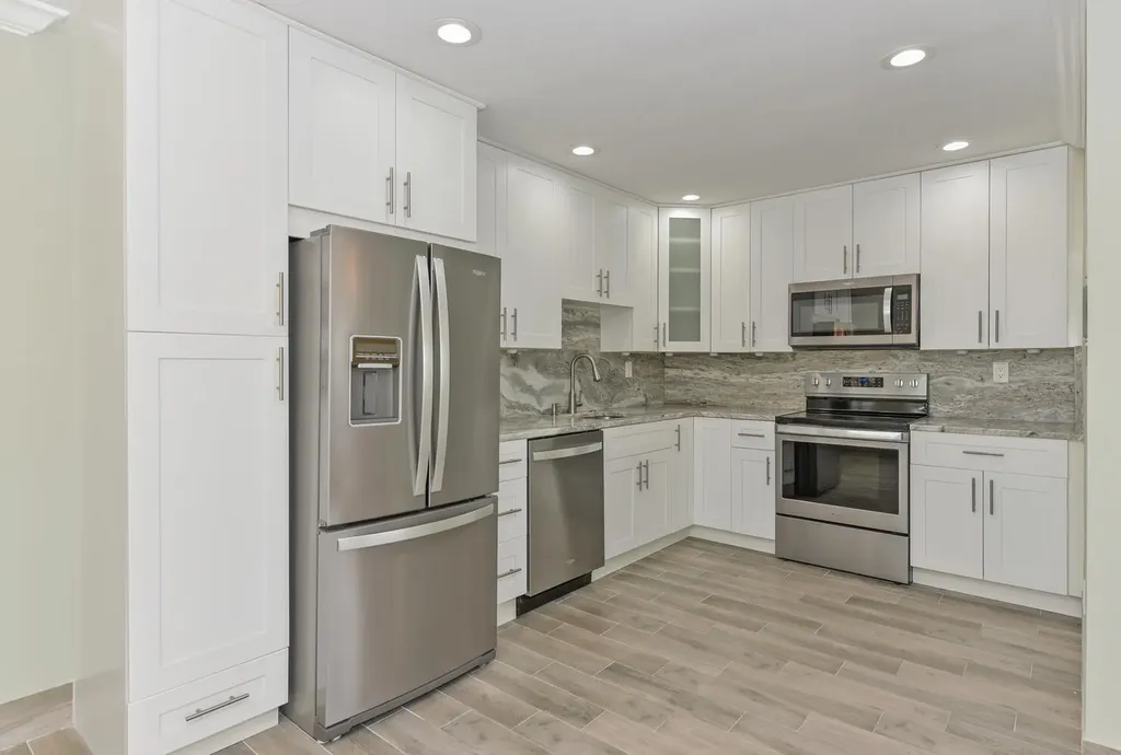 864 Normandy R Delray Beach FL 33484