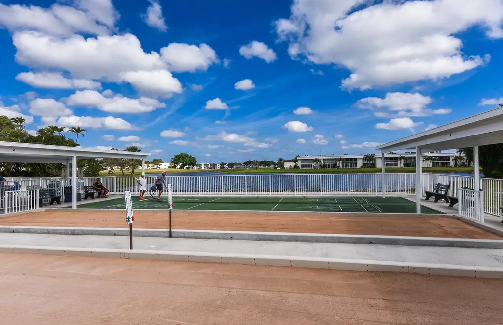 864 Normandy R Delray Beach FL 33484