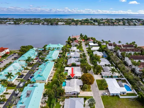 113 Park Lane E Hypoluxo FL 33462
