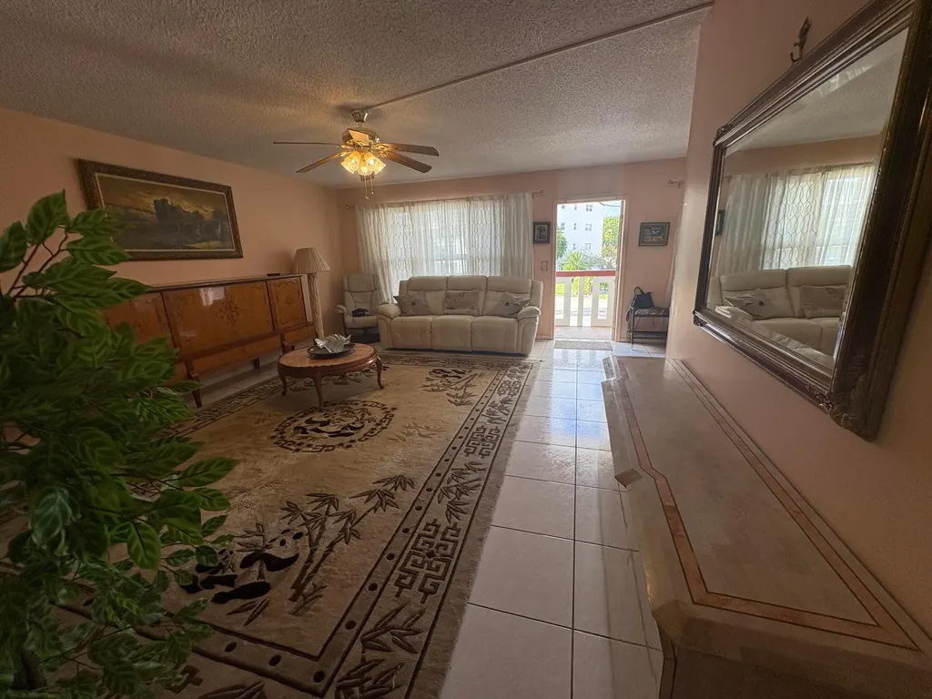 202 Greenbrier C West Palm Beach FL 33417
