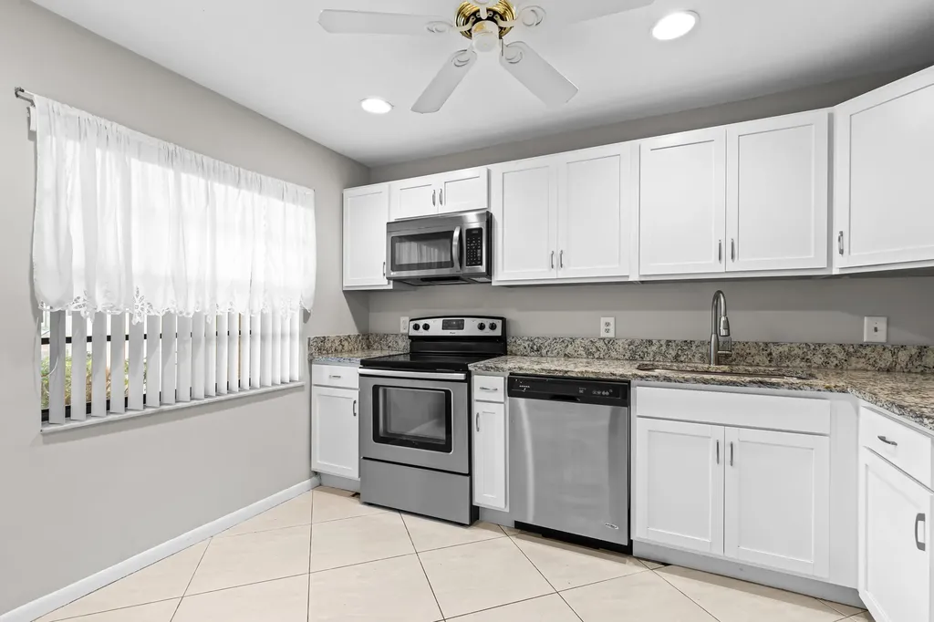 9270 Vista Del Lago Boca Raton FL 33428