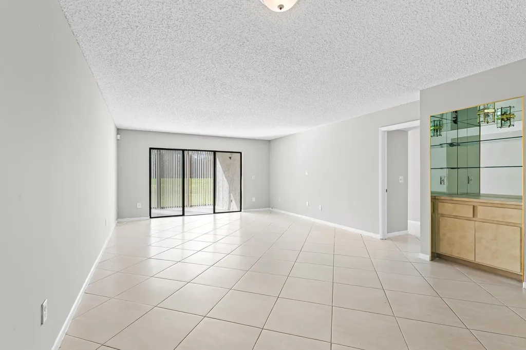 9270 Vista Del Lago Boca Raton FL 33428