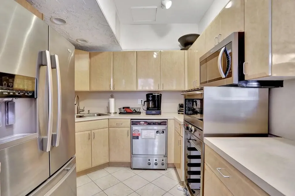 1021 Hillsboro Mile Hillsboro Beach FL 33062