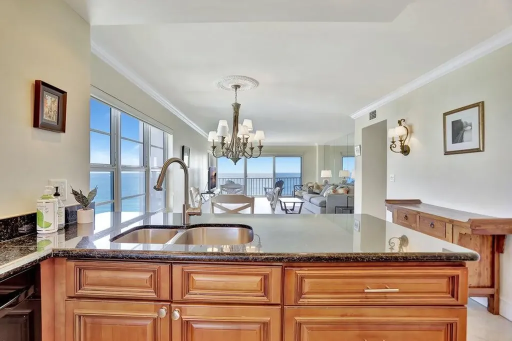 1021 Hillsboro Mile Hillsboro Beach FL 33062