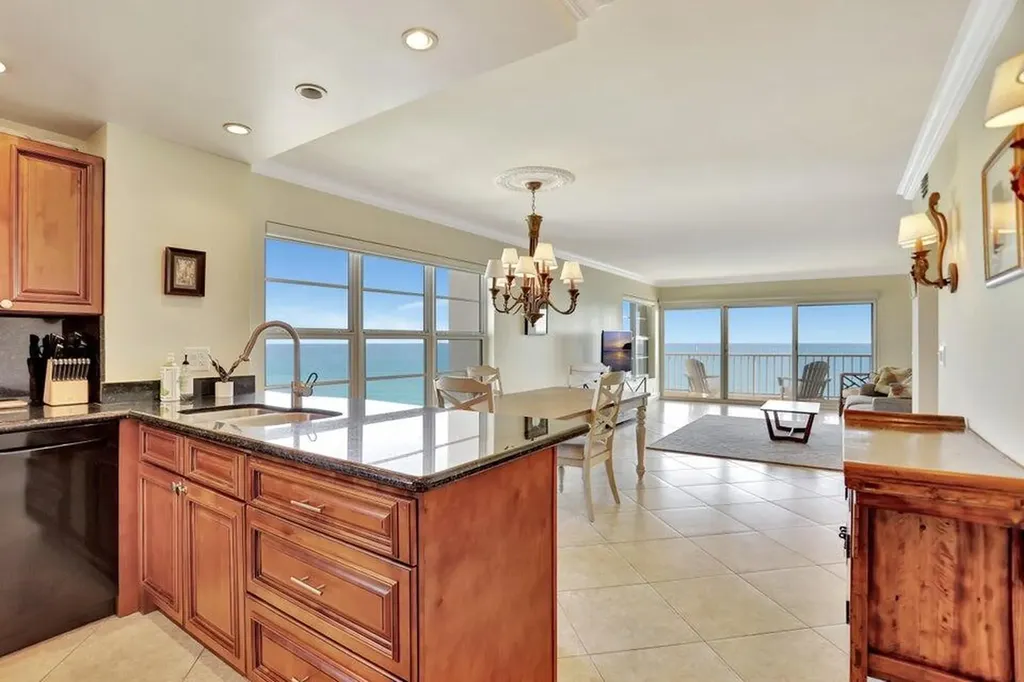 1021 Hillsboro Mile Hillsboro Beach FL 33062