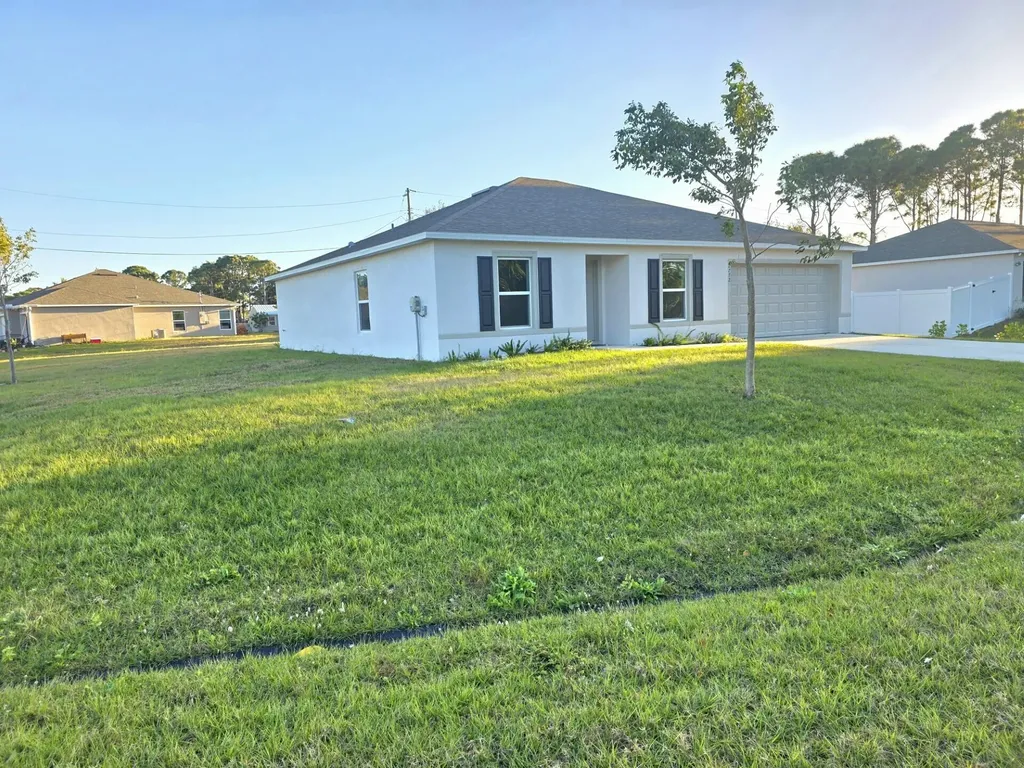 2772 SE Garfield Avenue Port St Lucie FL 34952
