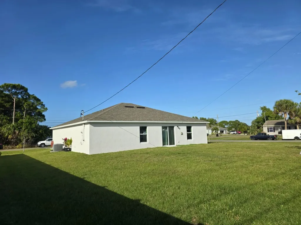 2772 SE Garfield Avenue Port St Lucie FL 34952