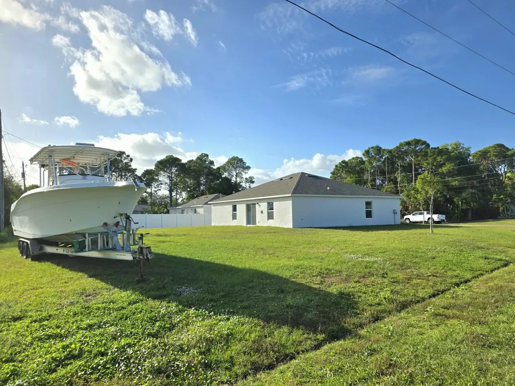 2772 SE Garfield Avenue Port St Lucie FL 34952