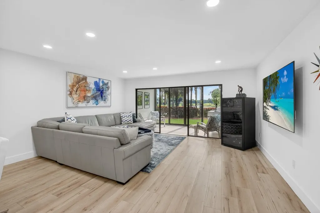 18 Westgate Lane Boynton Beach FL 33436