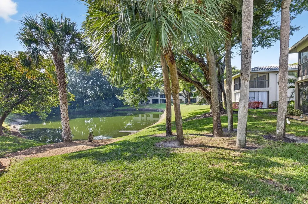 18 Westgate Lane Boynton Beach FL 33436