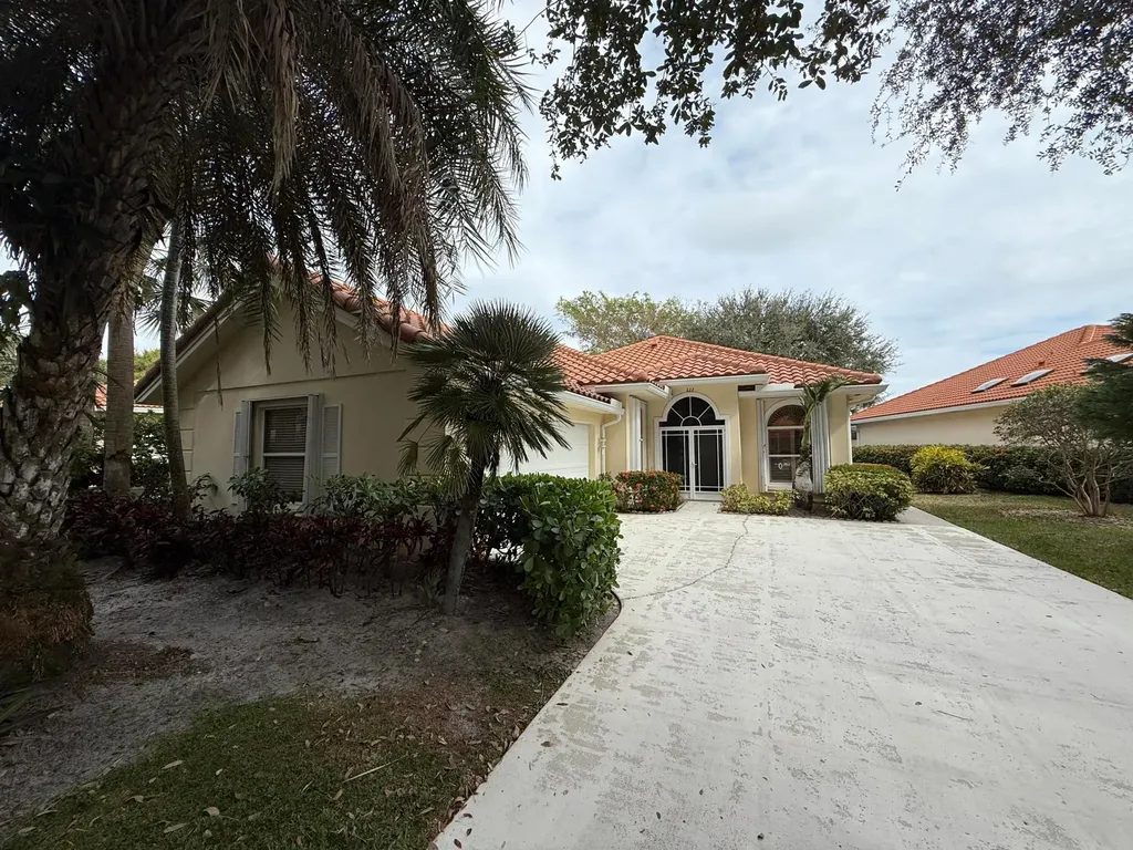 222 E Tall Oaks Circle Palm Beach Gardens FL 33410