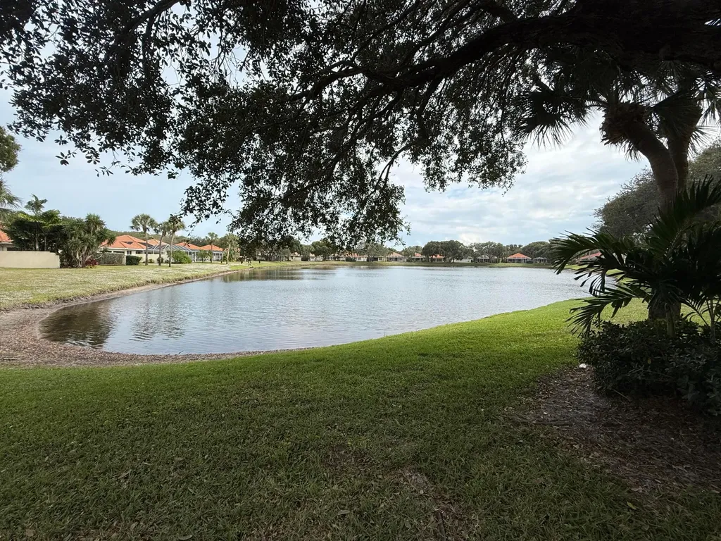 222 E Tall Oaks Circle Palm Beach Gardens FL 33410