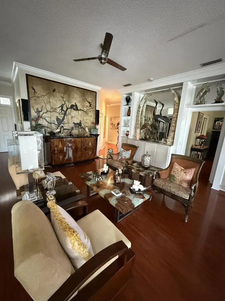 222 E Tall Oaks Circle Palm Beach Gardens FL 33410