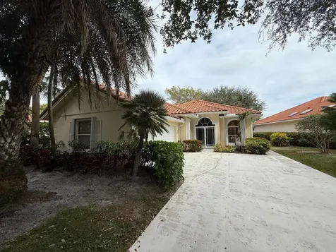 222 E Tall Oaks Circle Palm Beach Gardens FL 33410