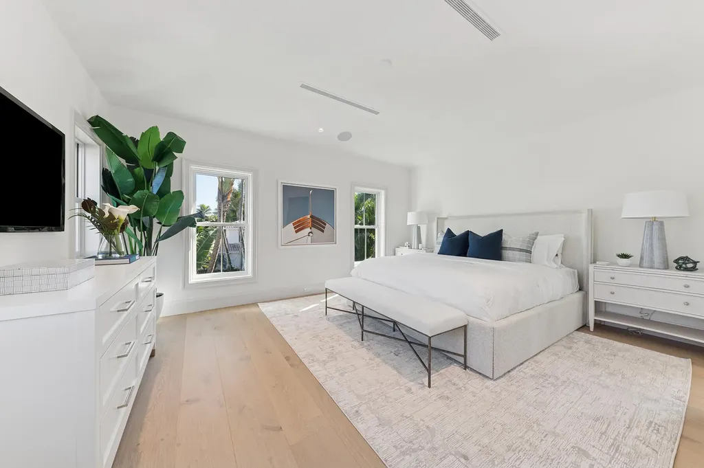 232 La Puerta Way Palm Beach FL 33480