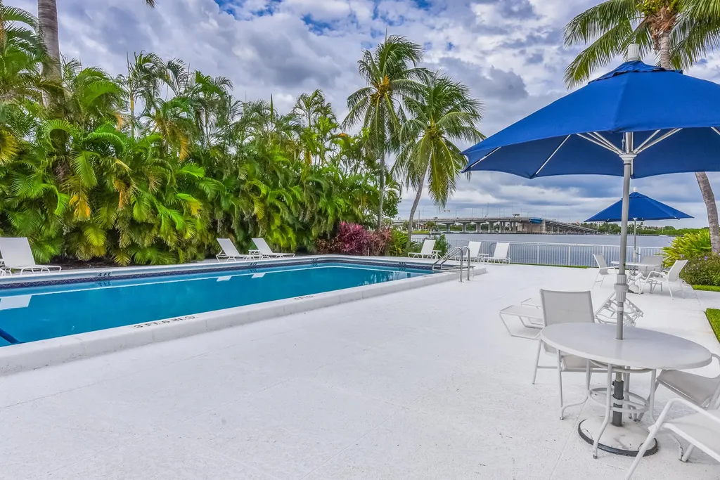 2860 S Ocean Boulevard Palm Beach FL 33480