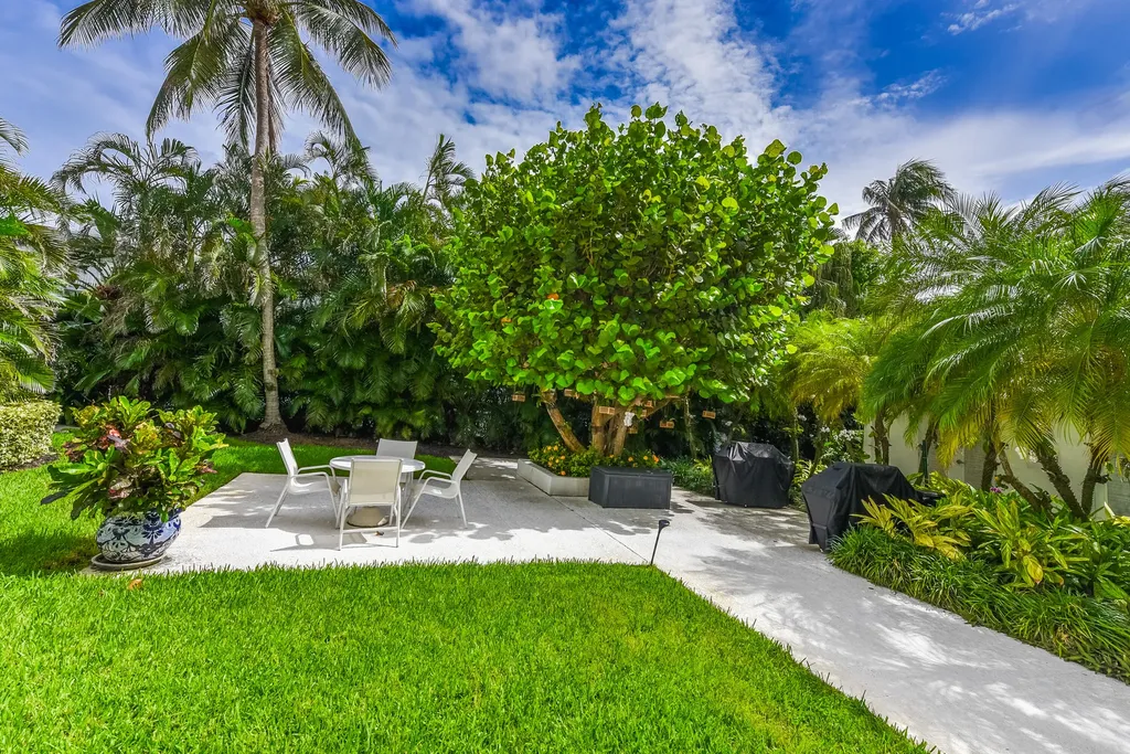 2860 S Ocean Boulevard Palm Beach FL 33480
