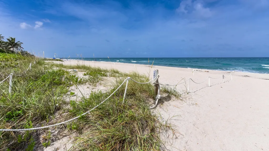 2860 S Ocean Boulevard Palm Beach FL 33480