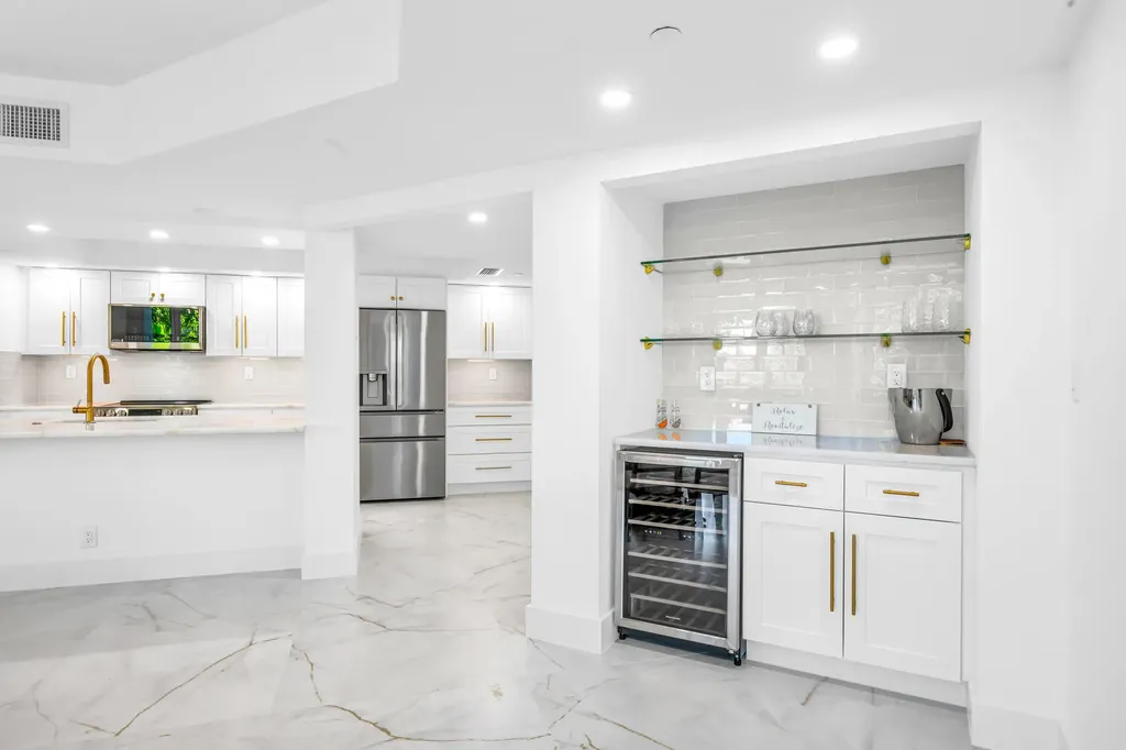 100 SE 5th Avenue Boca Raton FL 33432