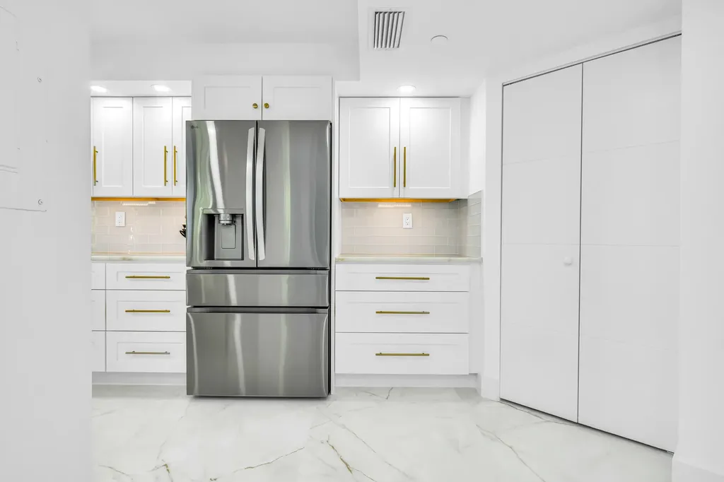 100 SE 5th Avenue Boca Raton FL 33432
