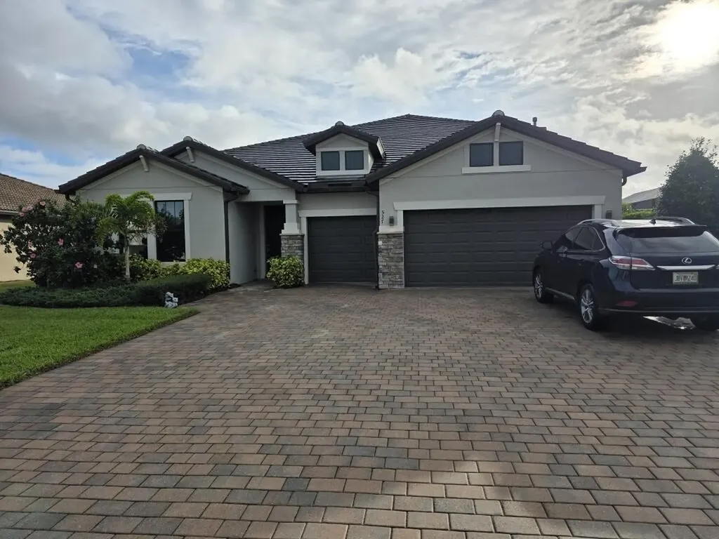 527 SE Vallarta Drive Port St Lucie FL 34984