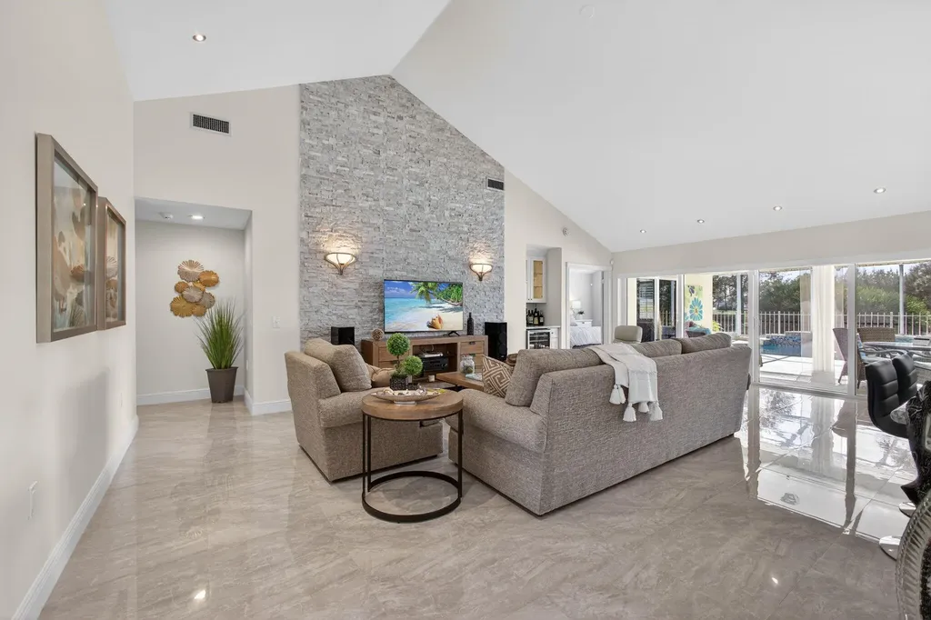 2294 Saratoga Bay Drive West Palm Beach FL 33409