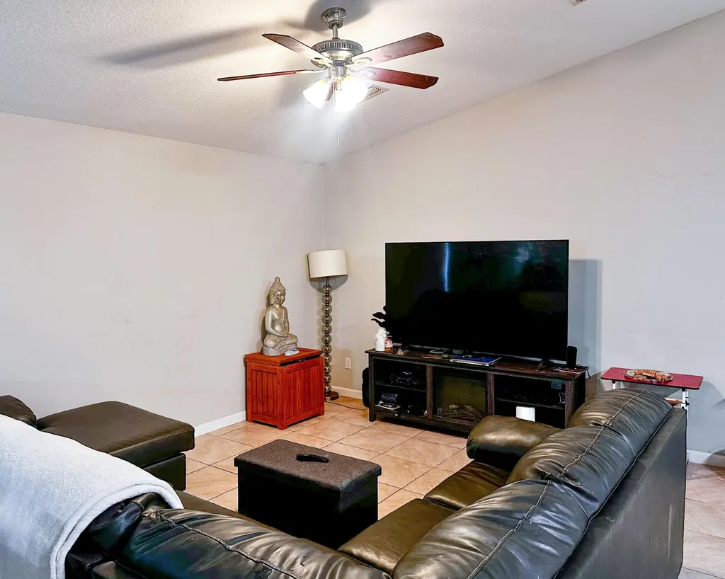 2325 SE Calcutta Circle Port St Lucie FL 34952